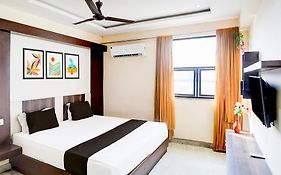 Hotel O Ss Palace